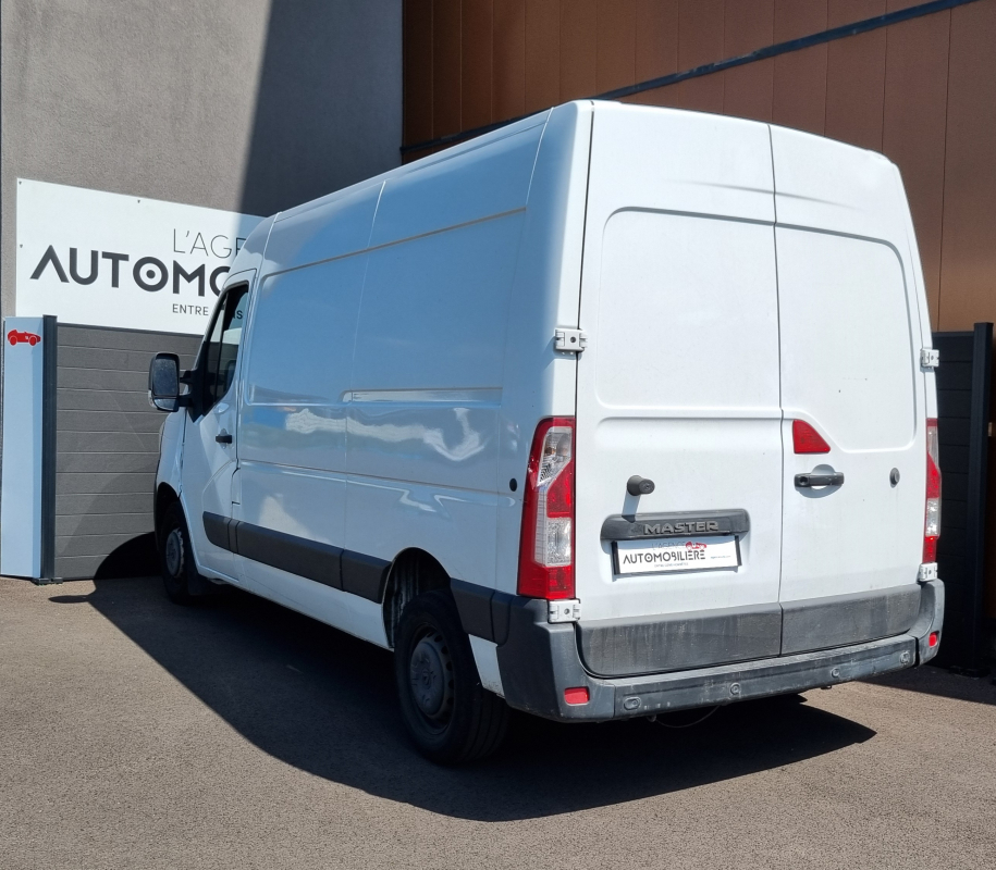 Renault Master — 10