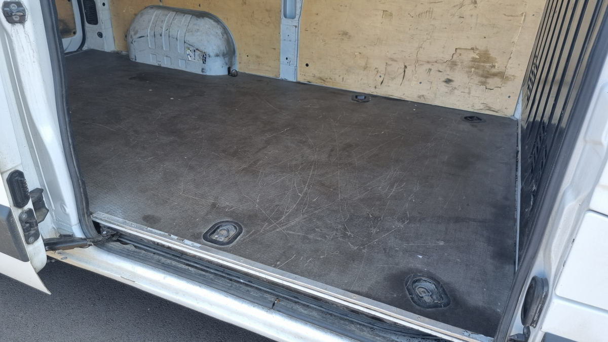 Renault Master — 24