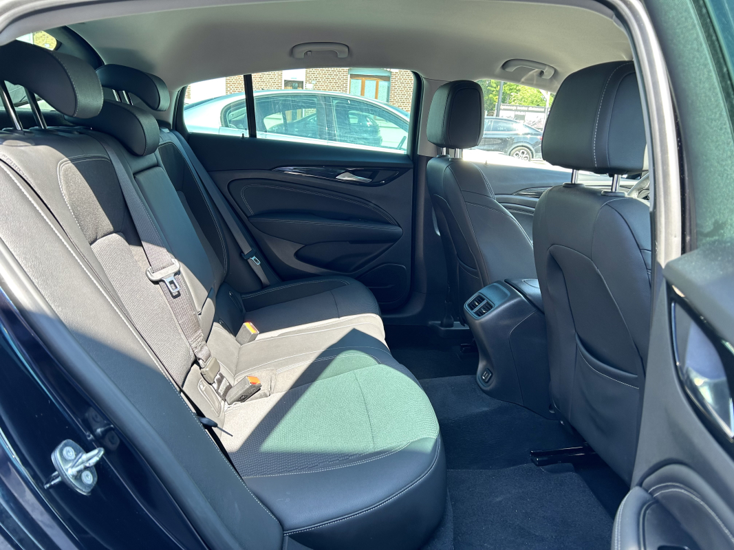 Opel Insignia — 12