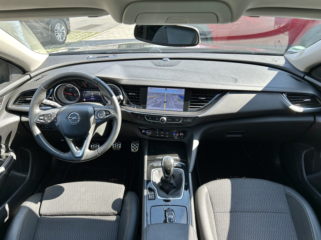 Opel Insignia — 10