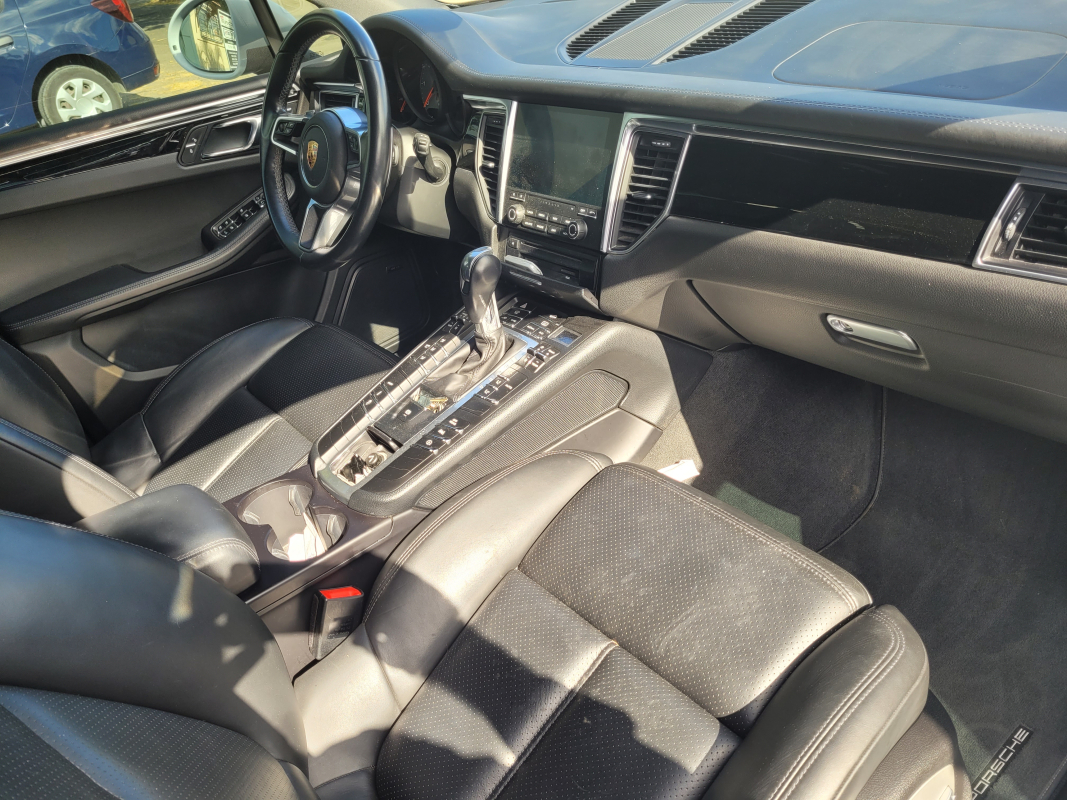 Porsche Macan — 3