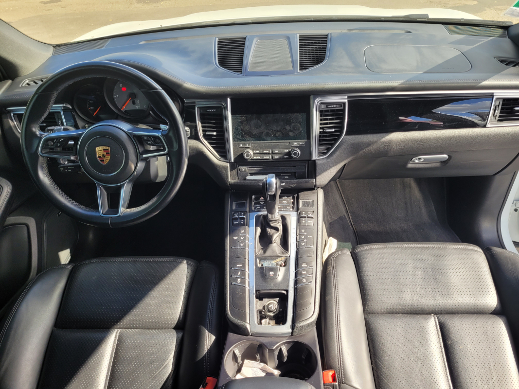 Porsche Macan — 4