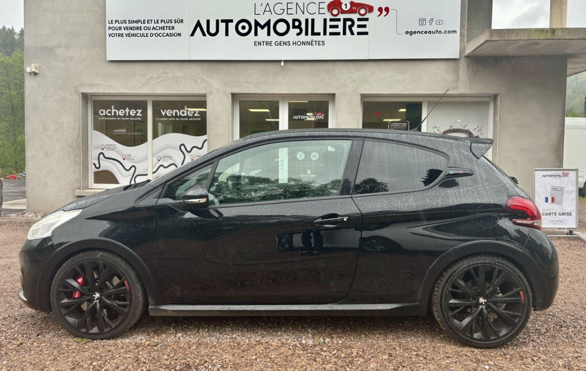 Peugeot 208 — 8