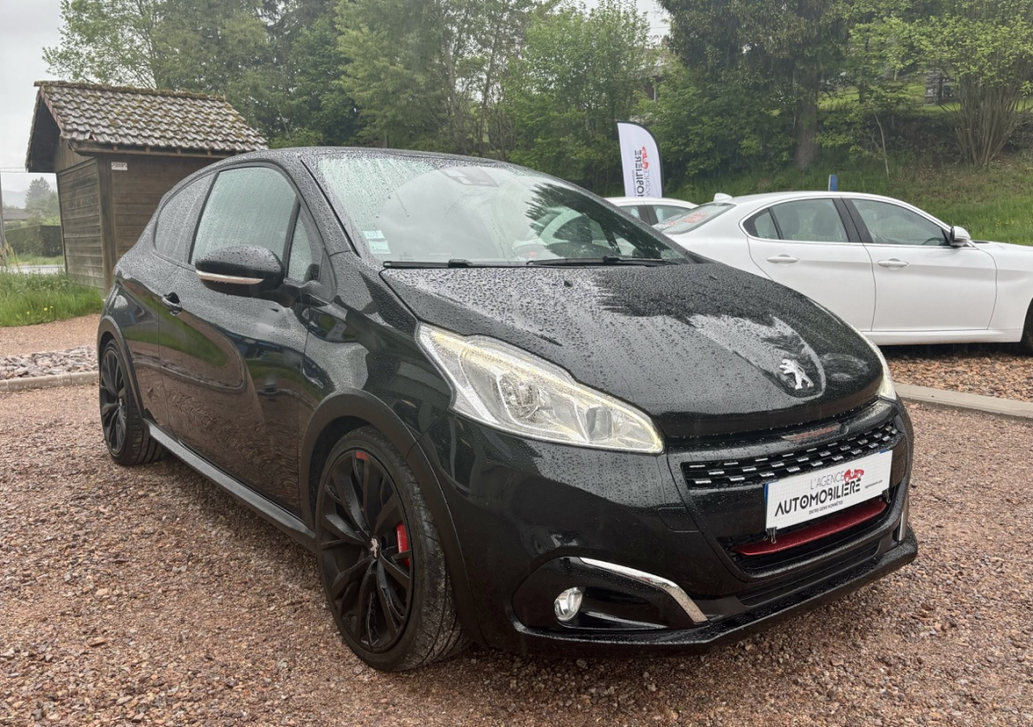 Peugeot 208 — 3