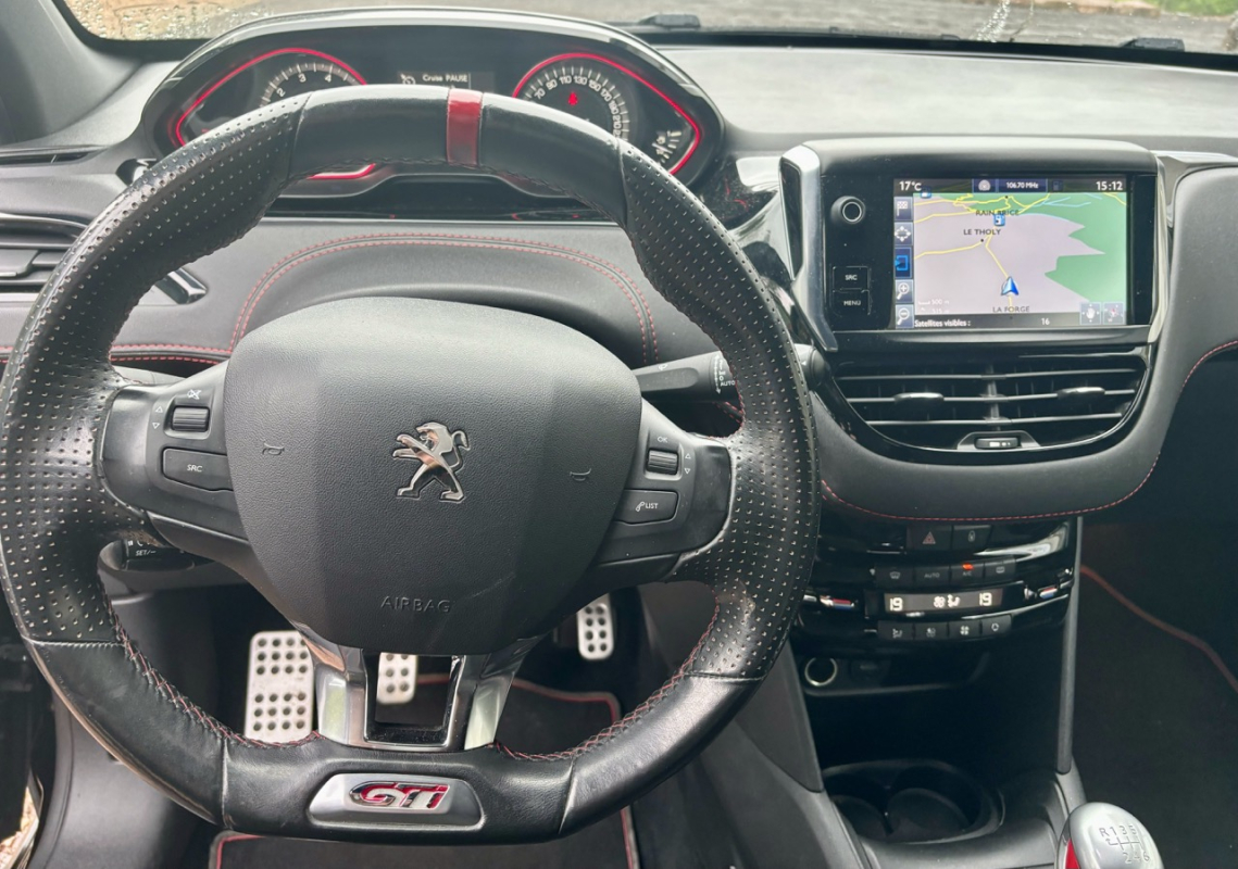 Peugeot 208 — 14