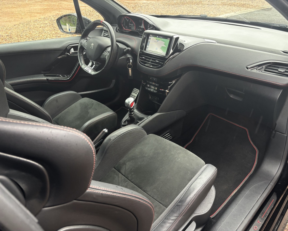 Peugeot 208 — 11