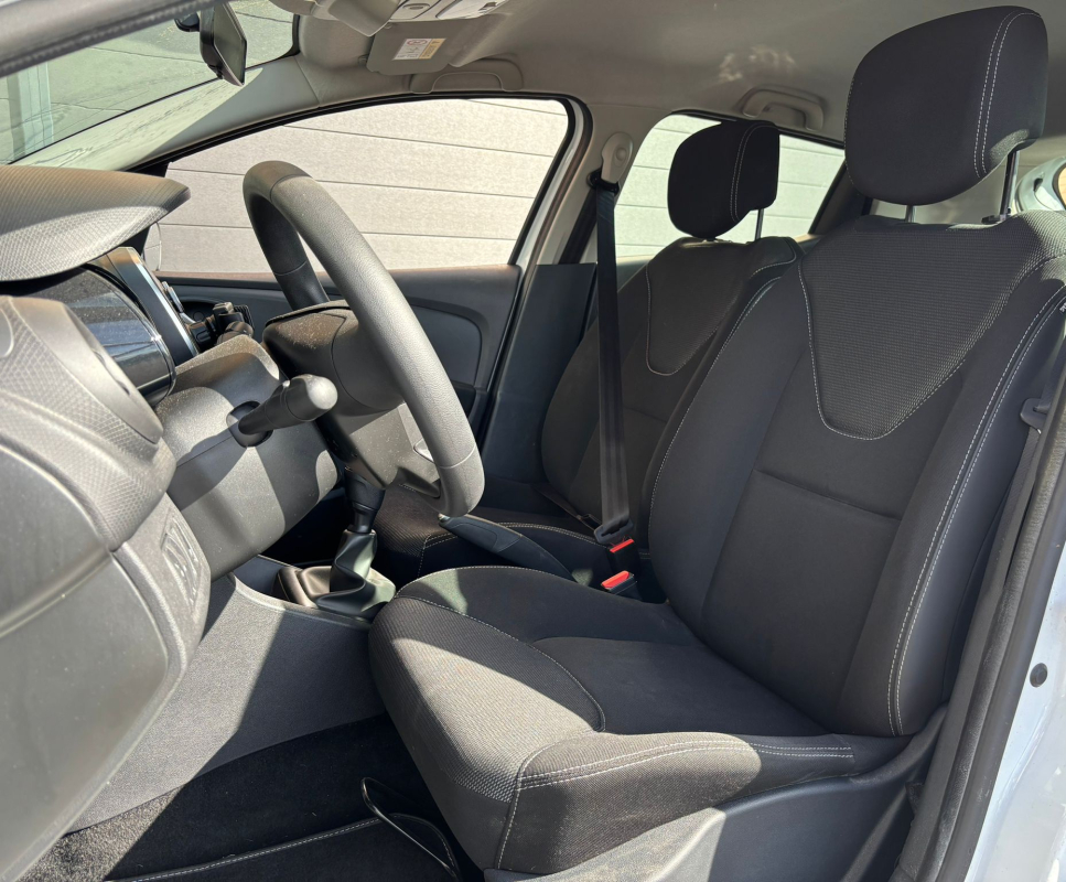 Renault Clio — 12