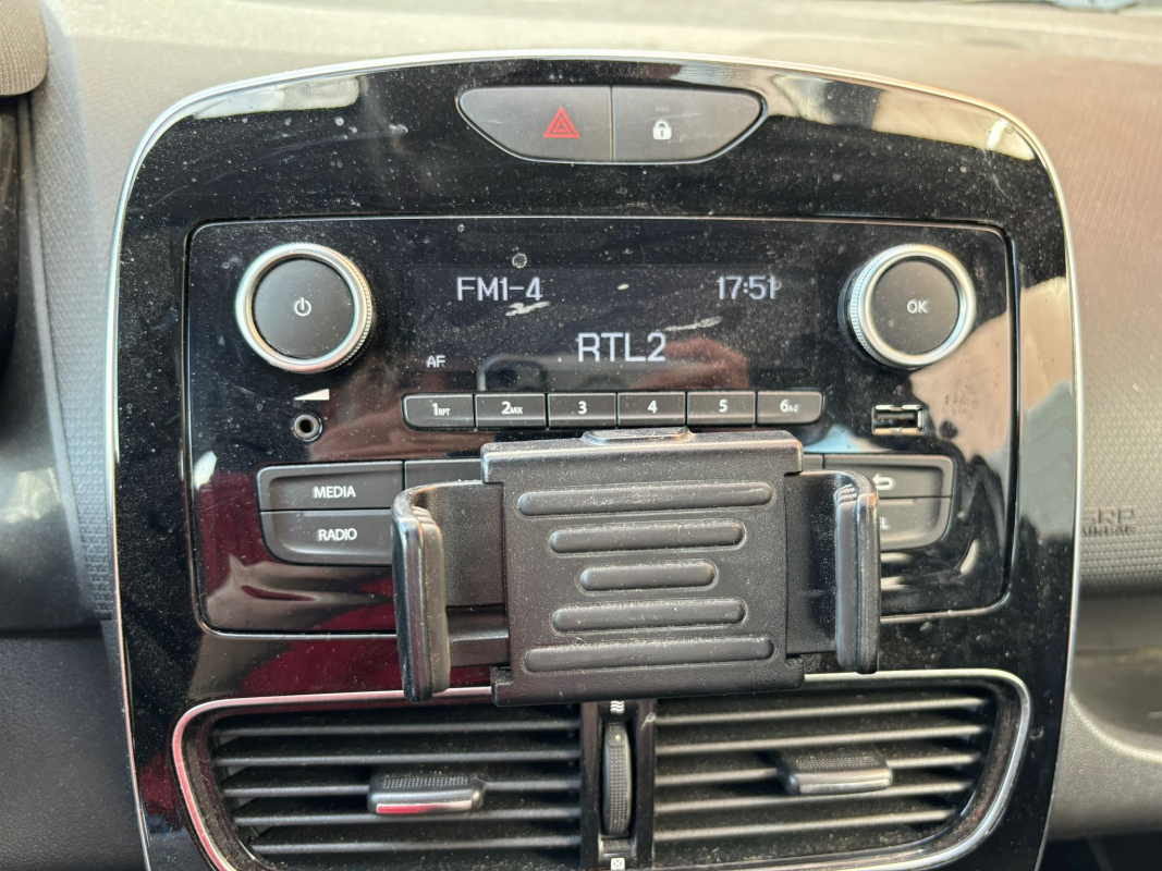Renault Clio — 16