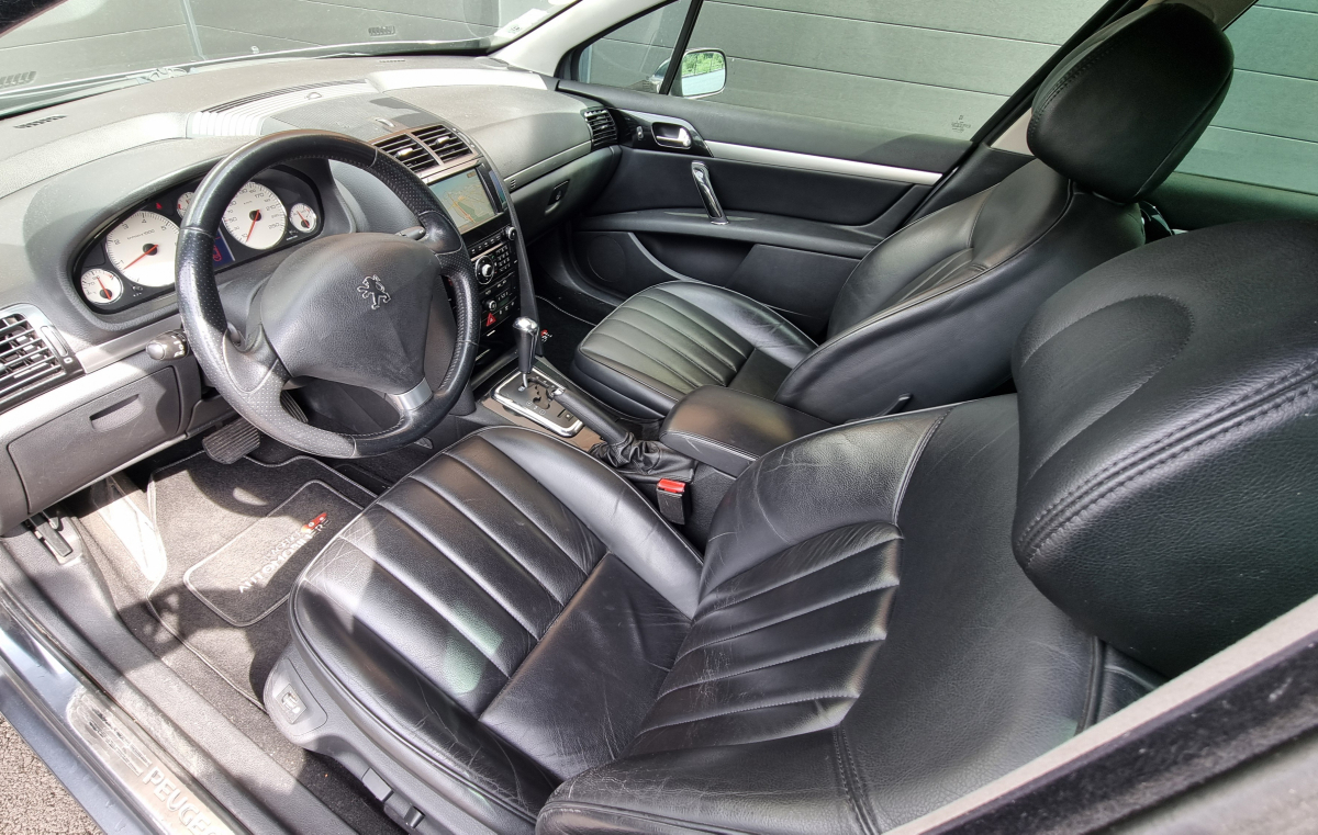 Peugeot 407 — 12