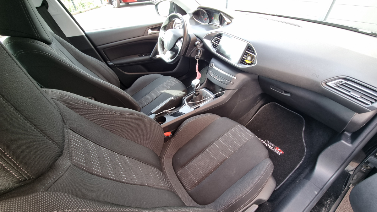 Peugeot 308 — 19
