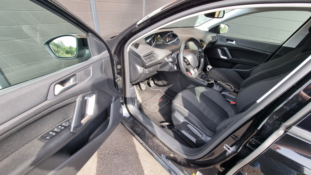 Peugeot 308 — 12