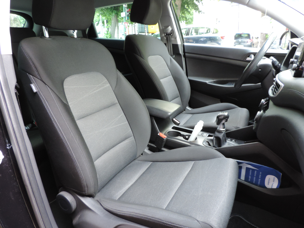 Hyundai Tucson — 12