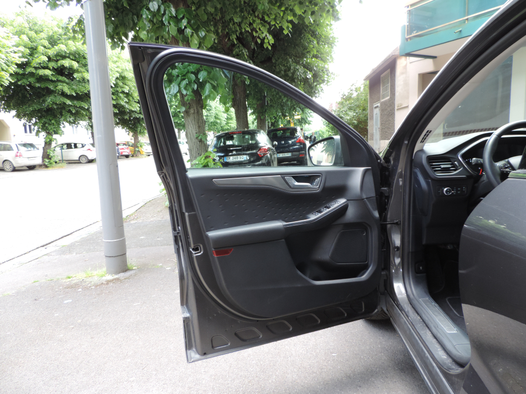 Ford Kuga — 12