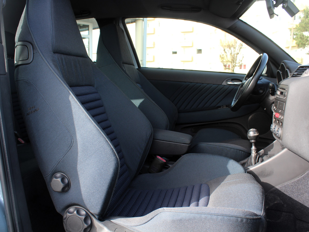 Alfa Romeo 147 — 16