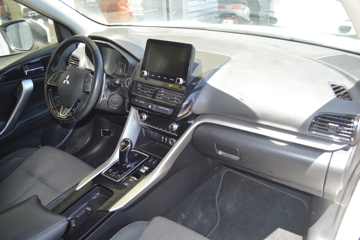 Mitsubishi Eclipse Cross — 12