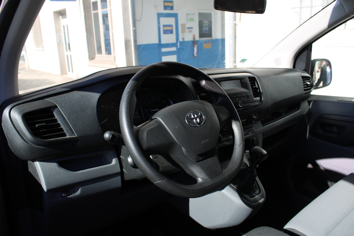 Toyota PROACE Verso — 11