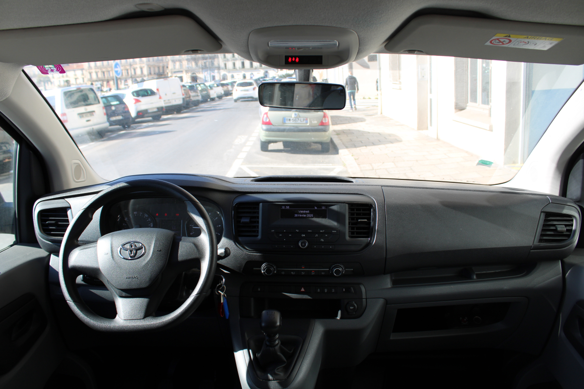 Toyota PROACE Verso — 10