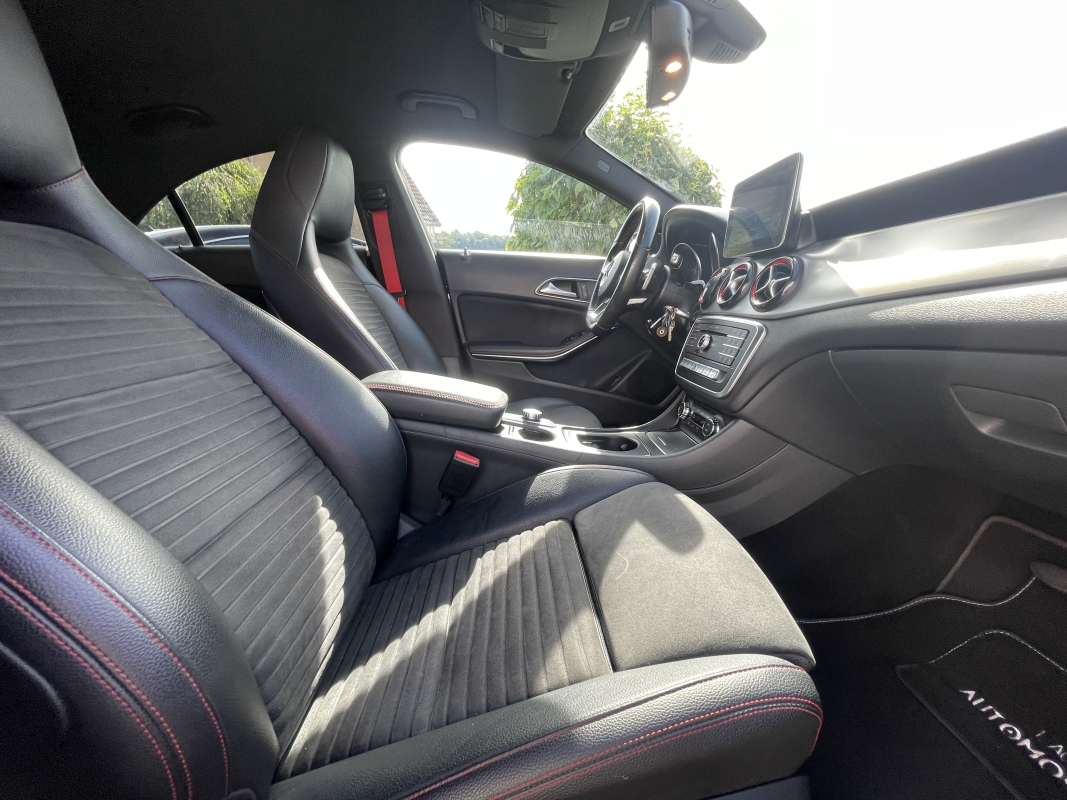 Mercedes Classe CLA — 14