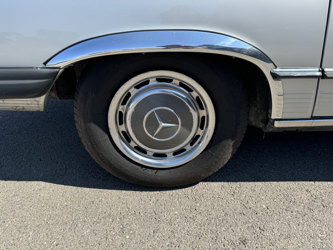 Mercedes SL — 24