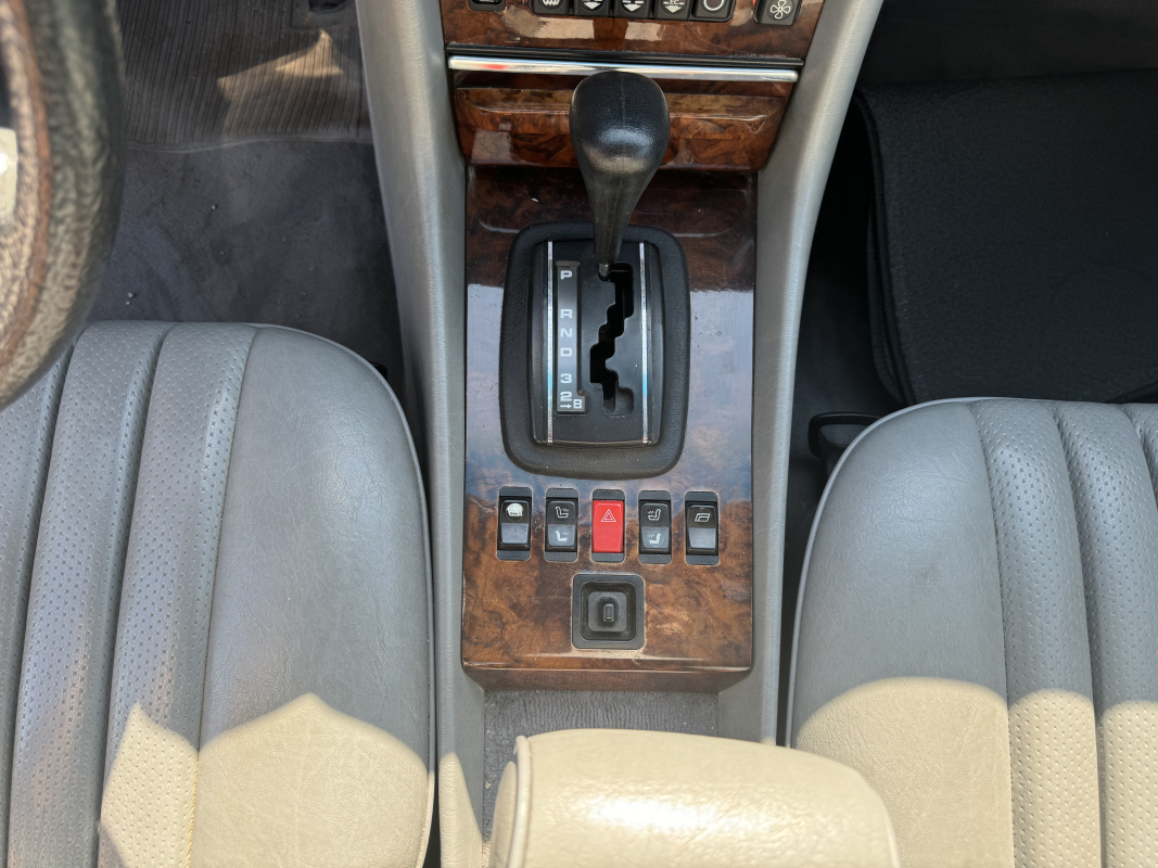 Mercedes SL — 12