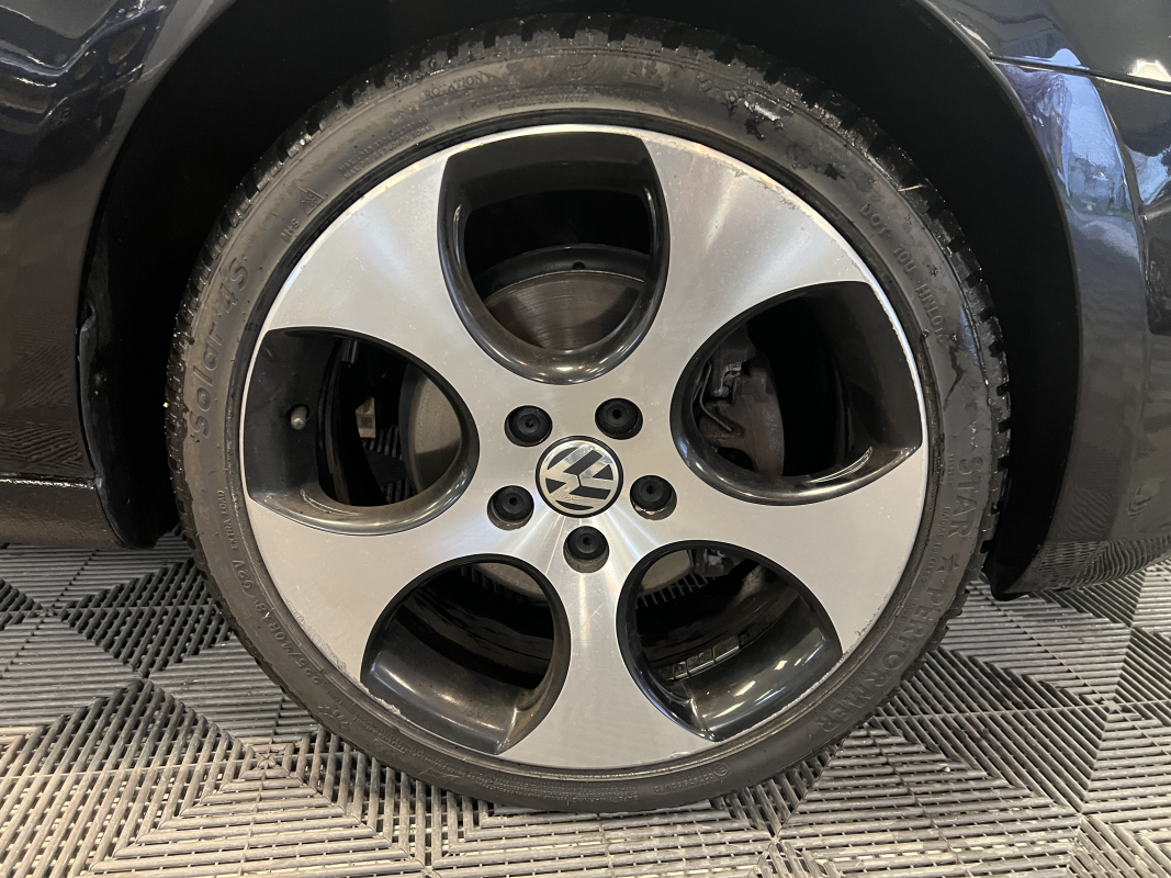 Volkswagen Golf — 8