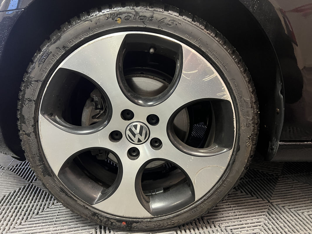 Volkswagen Golf — 10