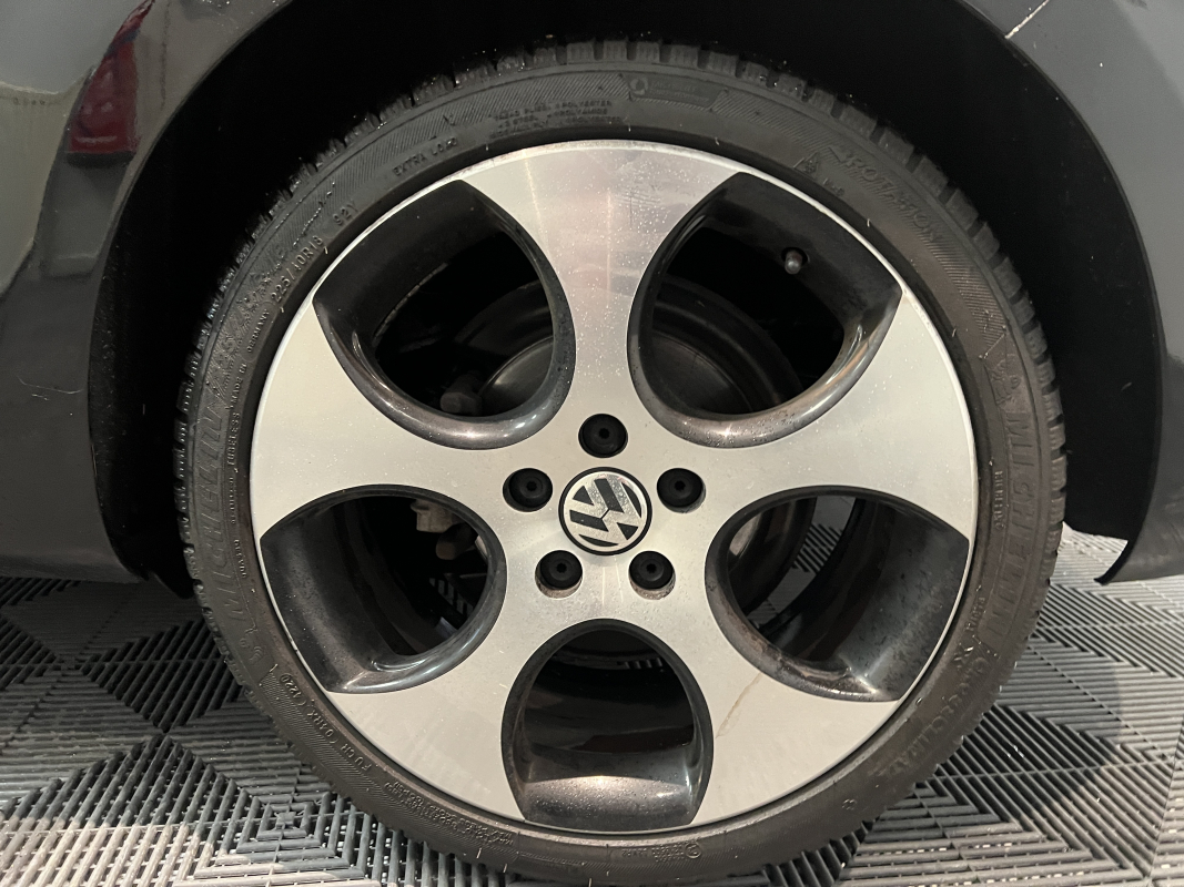 Volkswagen Golf — 9