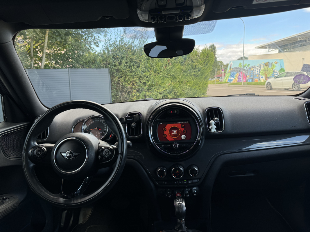 Mini Countryman — 18