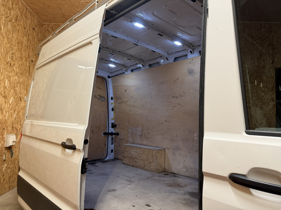 Volkswagen Crafter — 12