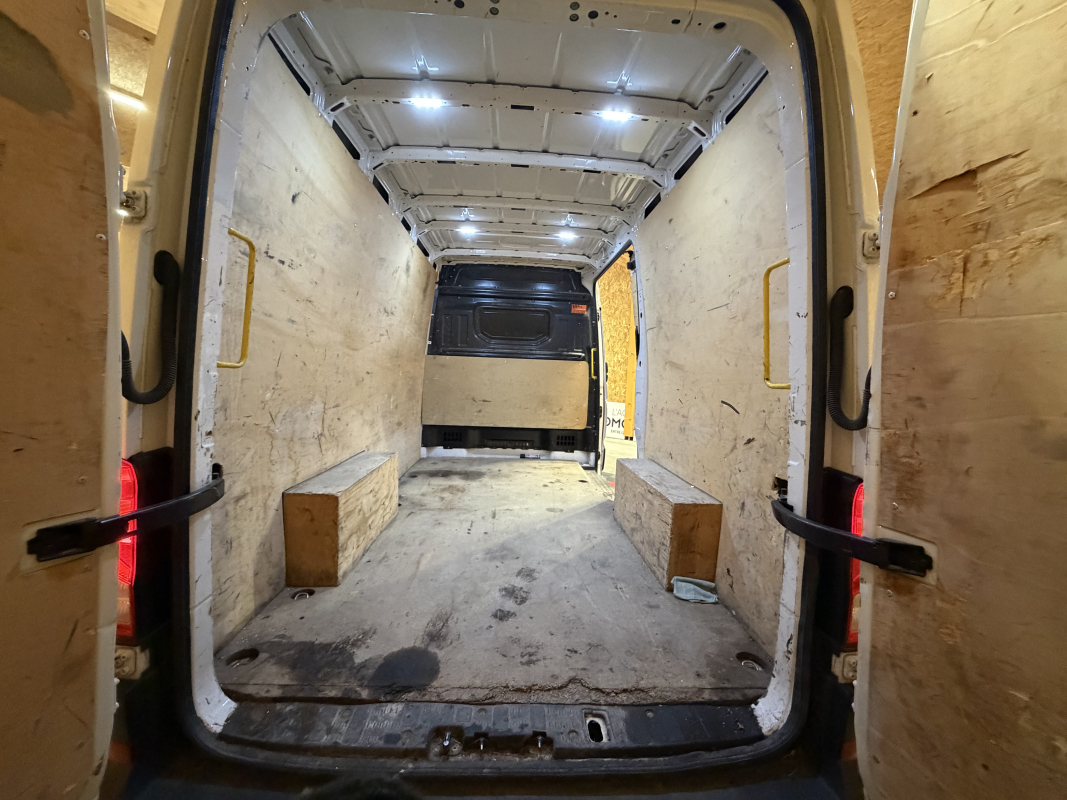 Volkswagen Crafter — 14