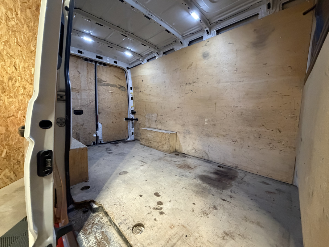 Volkswagen Crafter — 13