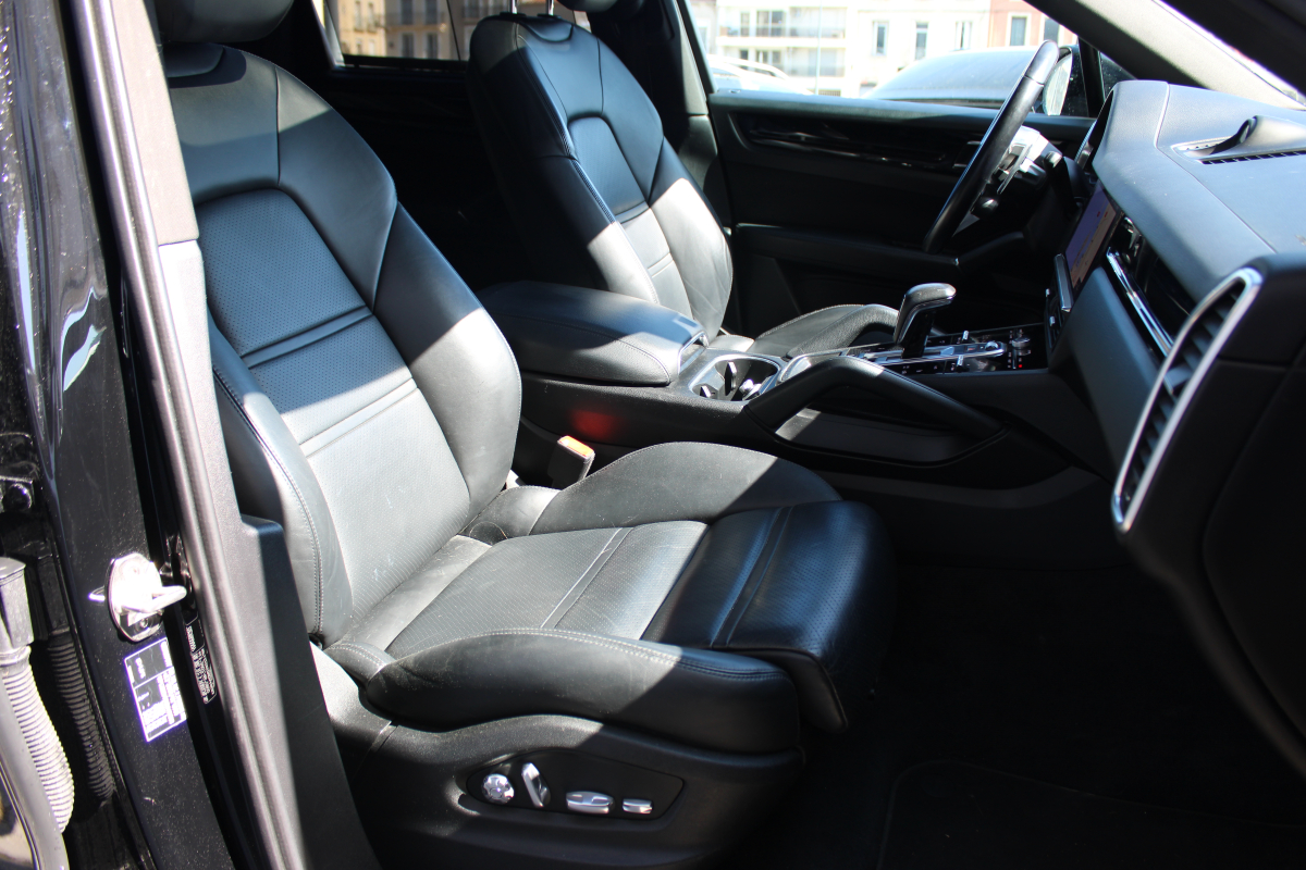 Porsche Cayenne — 13
