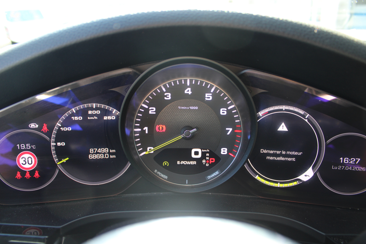 Porsche Cayenne — 21
