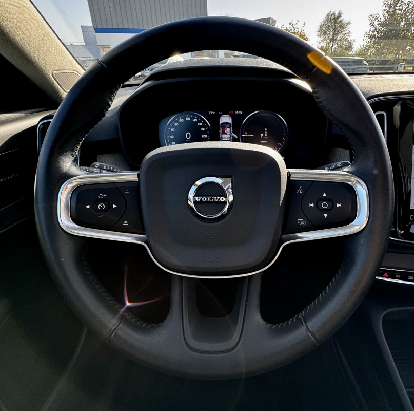 Volvo XC40 — 27