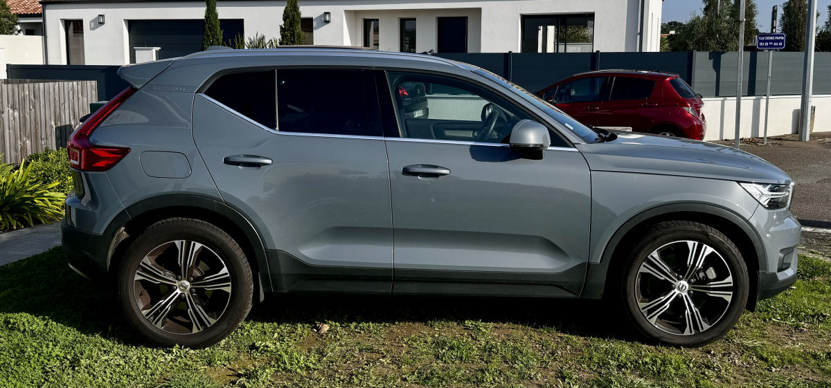 Volvo XC40 — 4