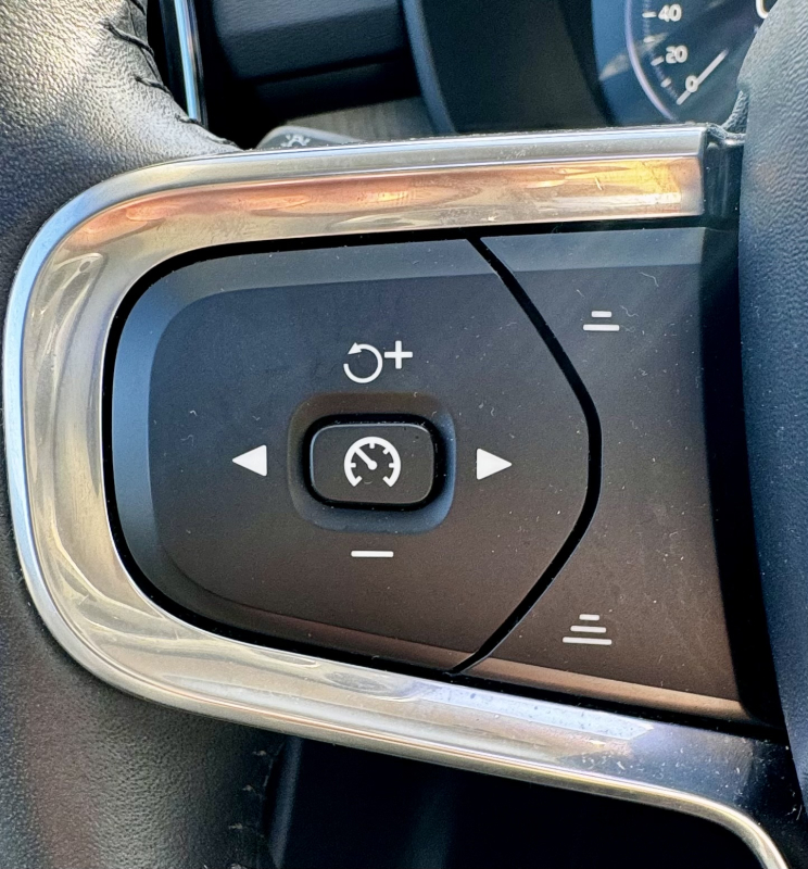 Volvo XC40 — 28