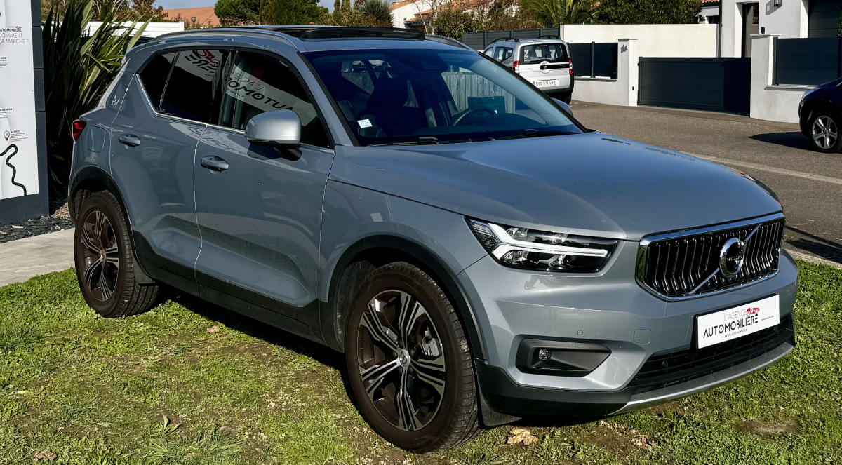 Volvo XC40 — 3