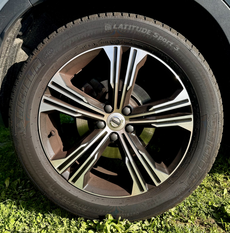 Volvo XC40 — 40