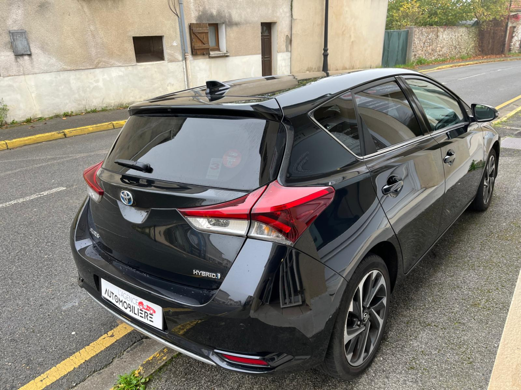 Toyota Auris — 3