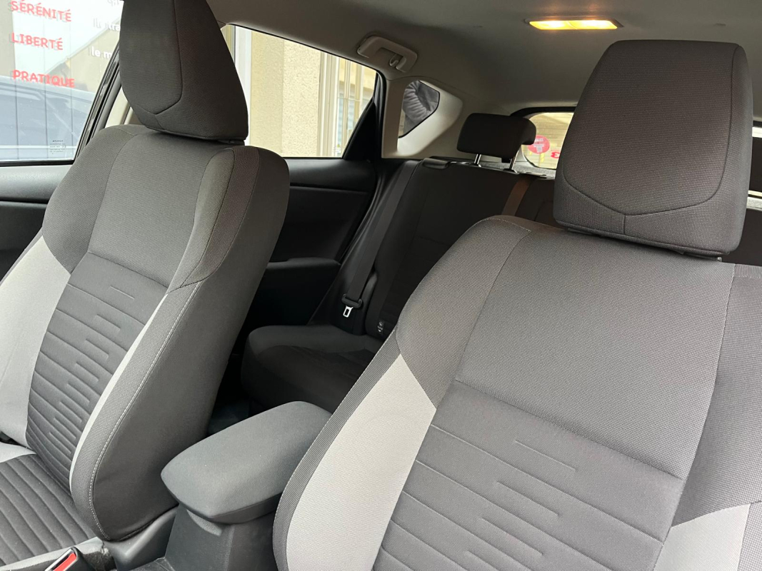 Toyota Auris — 17