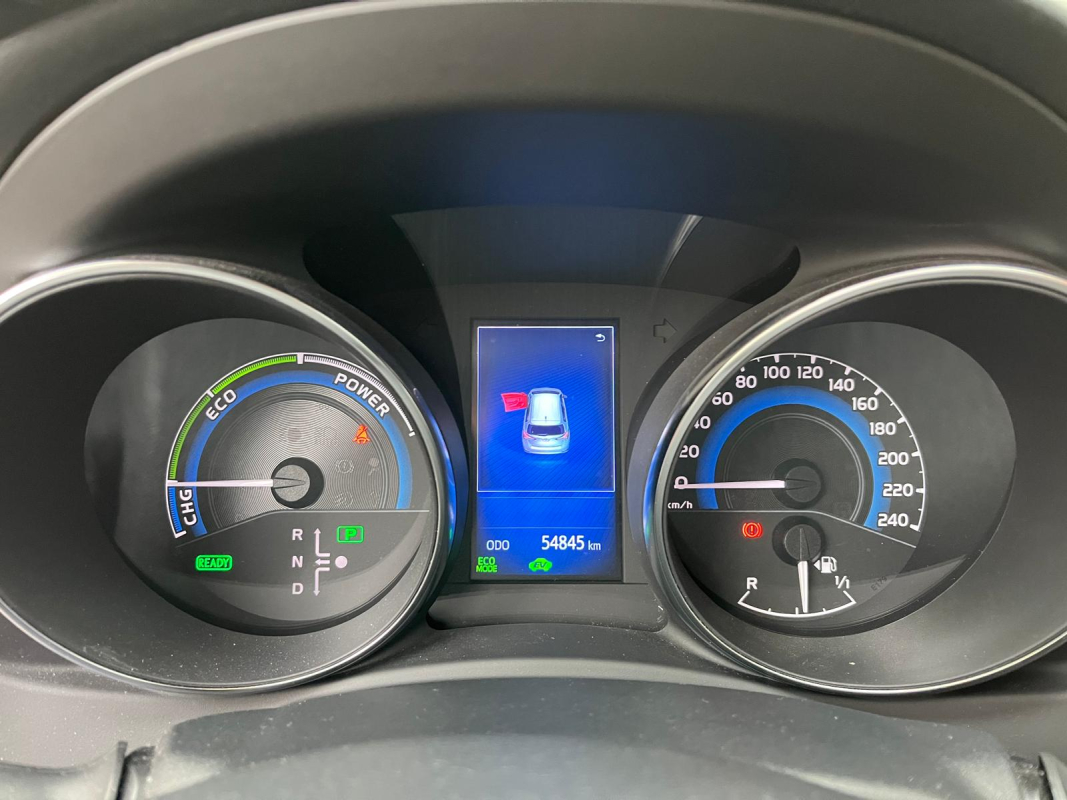 Toyota Auris — 10