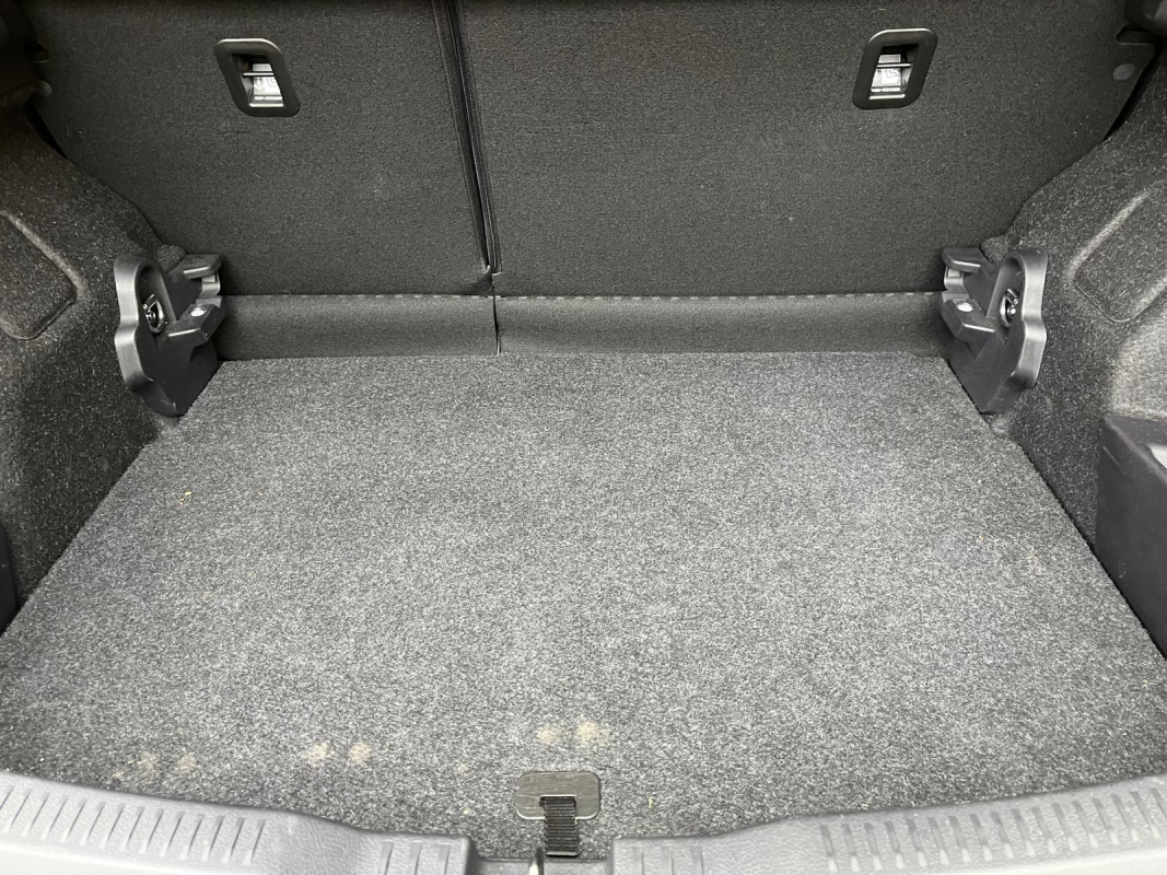 Toyota Auris — 12