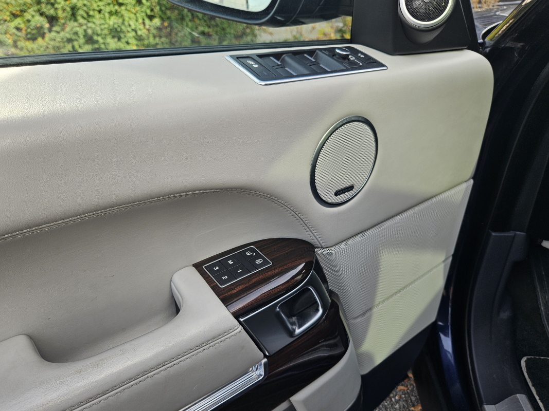 Land Rover Range Rover — 71
