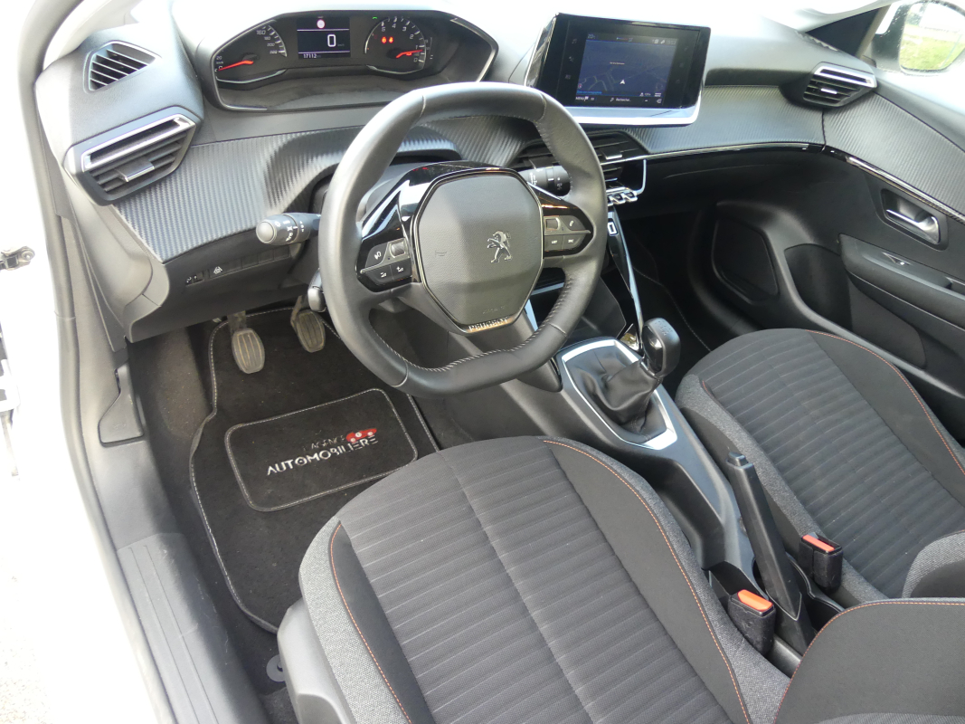 Peugeot 208 — 13