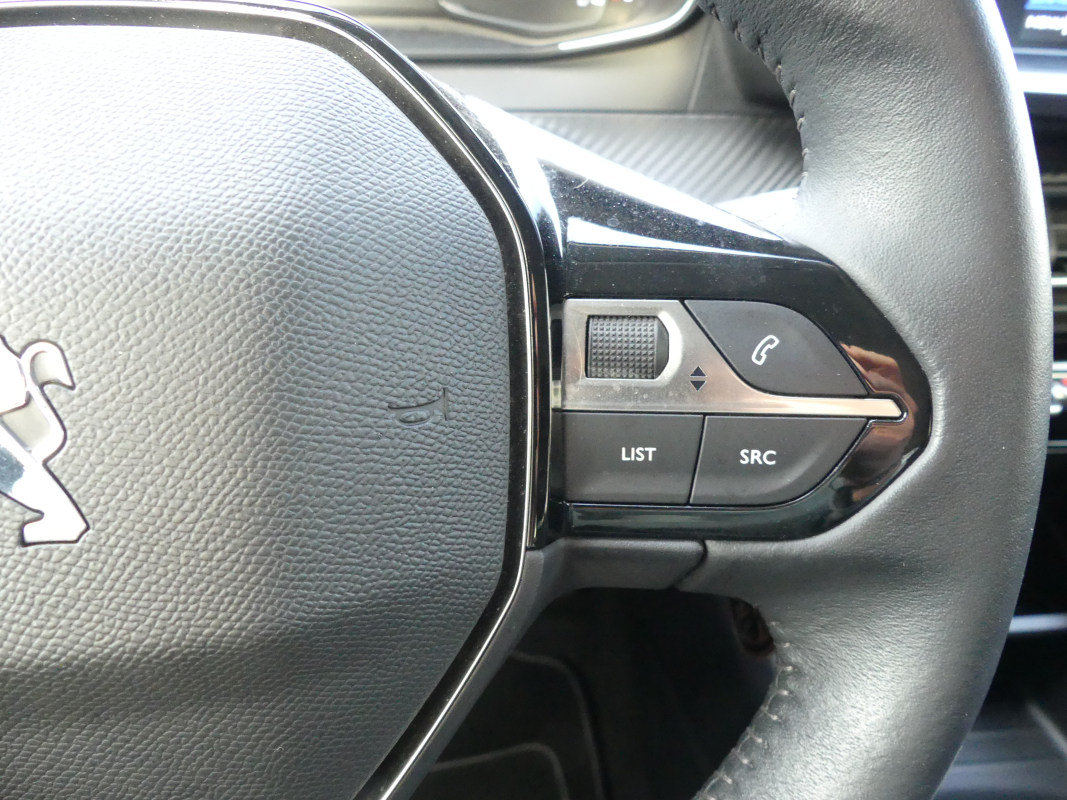 Peugeot 208 — 24
