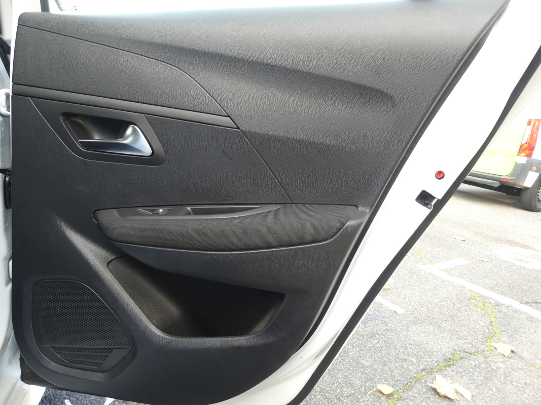 Peugeot 208 — 32