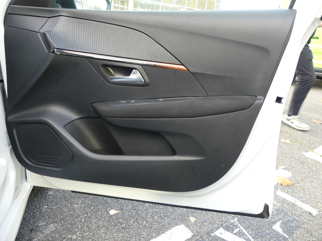 Peugeot 208 — 30