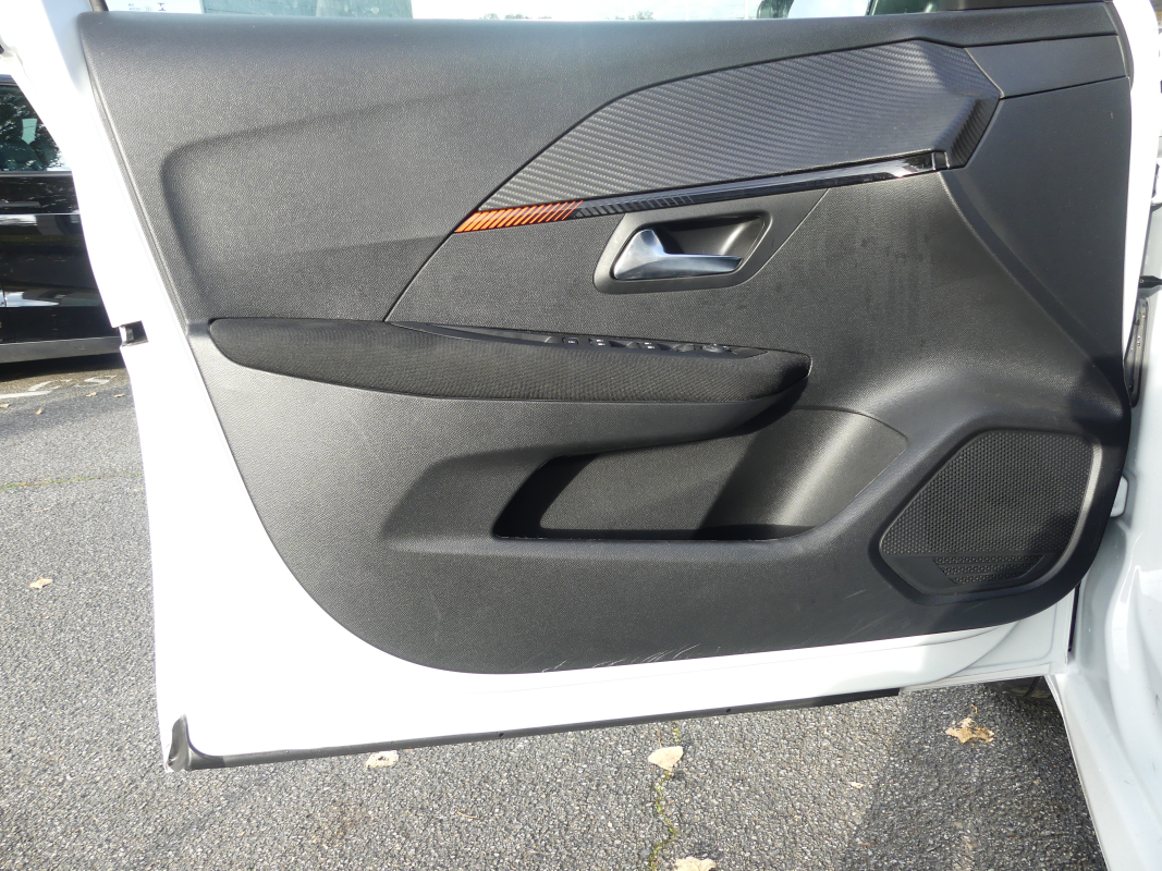Peugeot 208 — 29