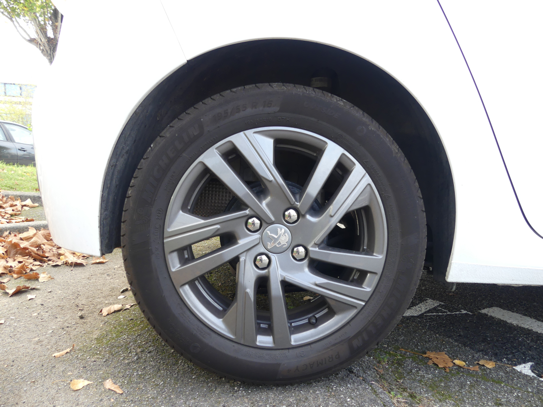 Peugeot 208 — 34