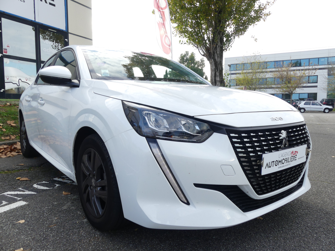 Peugeot 208 — 9